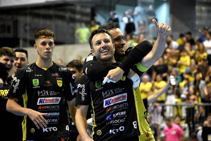Catarinense é eleito o melhor jogador do mundo de futsal pela terceira vez  – Agência de Notícias Avante!